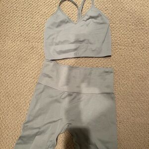 SET Active Gray/green set top and bottom